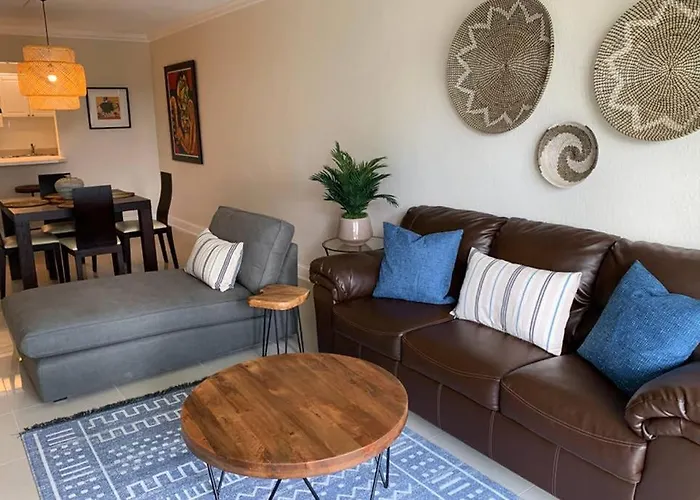 Beautiful Apartment Steps Away From The Beach
